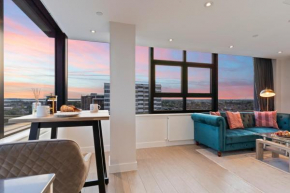 Heathrow Apartment Sleeps 4